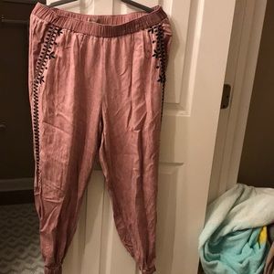 Wonderly Pants with Embroidery